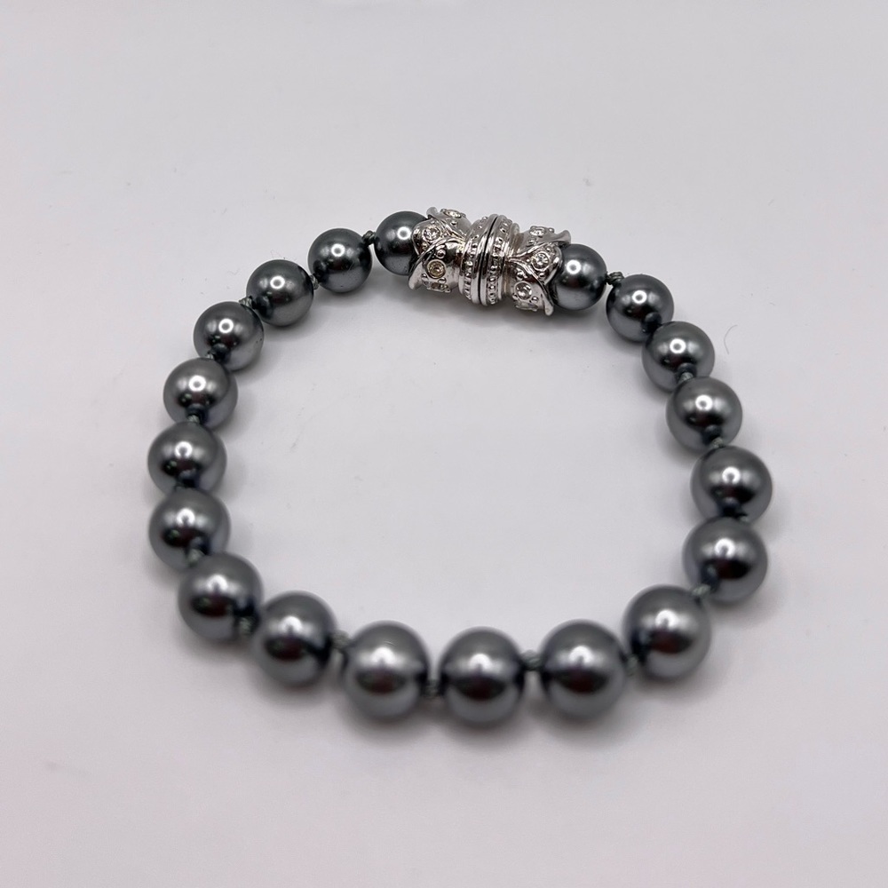Vintage Nolan Miller Grey Beaded Snap Bracelet 7 5/8”
